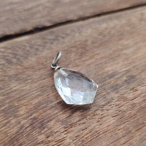Elegant Silver Crystal Pendant P408